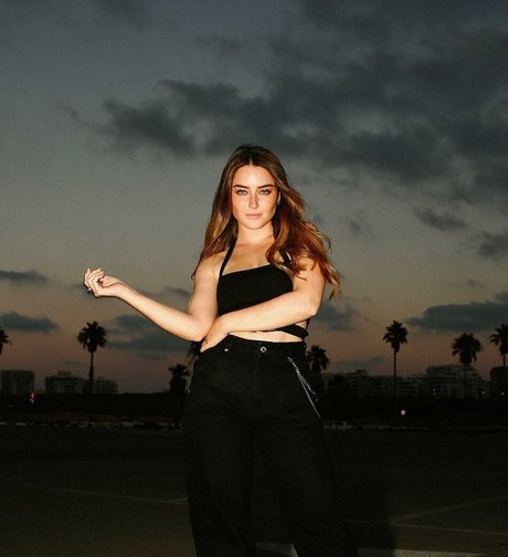 Effy Palarya 完璧な女優 写真