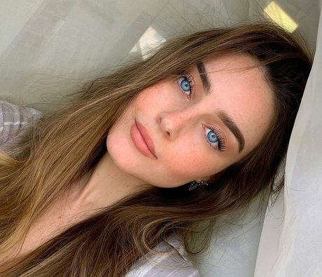 Effy Palarya セクシーモデル 写真