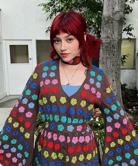 Kailee Morgue 裸のスター 写真