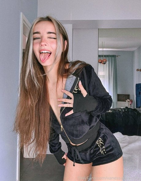 vanessaszwaczka アダルトスター ギャラリー