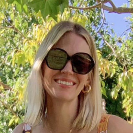 January Jones アート女優 写真