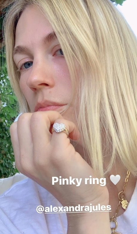 January Jones ポルノモデル ギャラリー