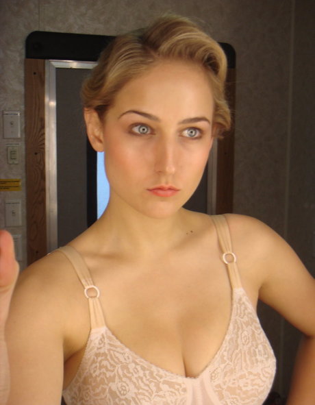Leelee Sobieski セックスモデル 写真