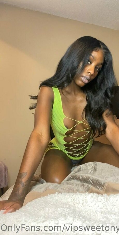vipsweetonyxx セックス女優 写真