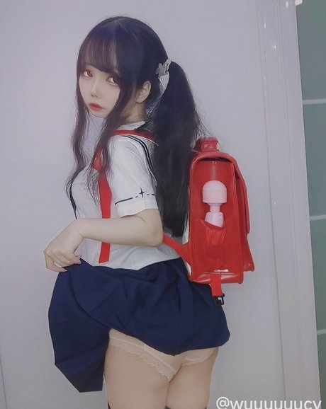 wuuuuuucy ポルノスター アート 写真