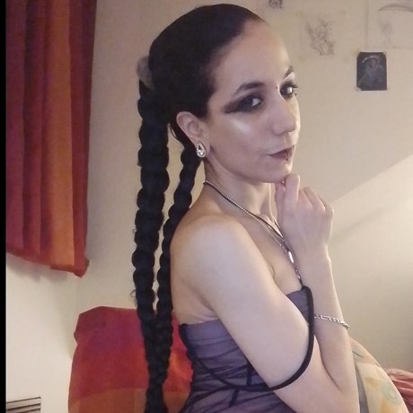 Sassy Sakura Shan 裸モデル 写真