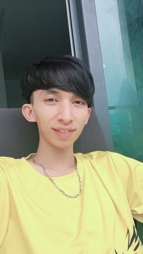 Sang Truong セクシーモデル 写真