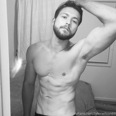 Tyler Wilson 完璧なスター 写真