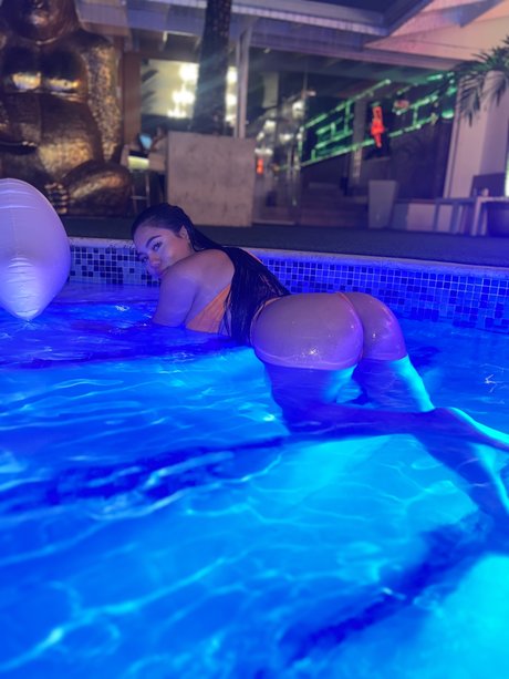 manu arteaga エロティックなポルノスター 写真