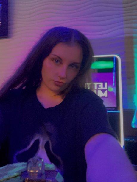 Lana in the Clouds ポルノスター ホット 写真