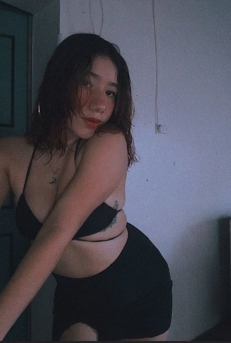 Estefany Solis アダルトモデル 画像