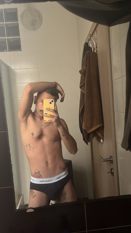 Xylon Busuttil かわいいスター 写真