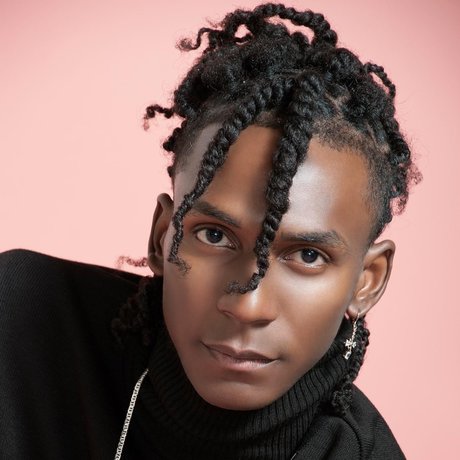 Kevin Voltro トップモデル 写真
