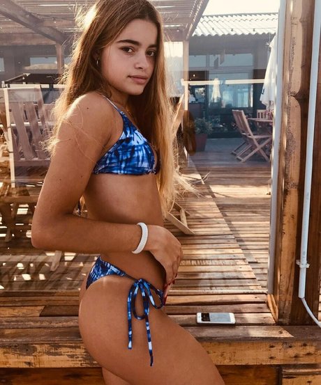 Juli Savioli ポルノスター 独占 画像