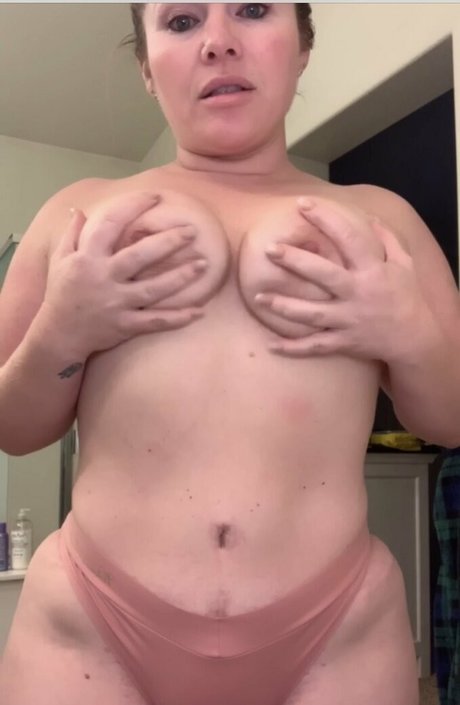 オイルを塗った黒檀のOnlyFans 可愛い 画像
