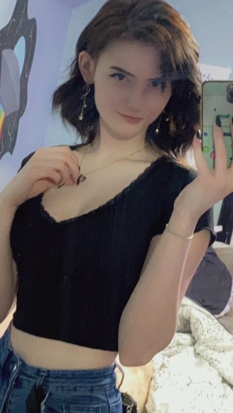 Soggyalien22 ポルノモデル 画像