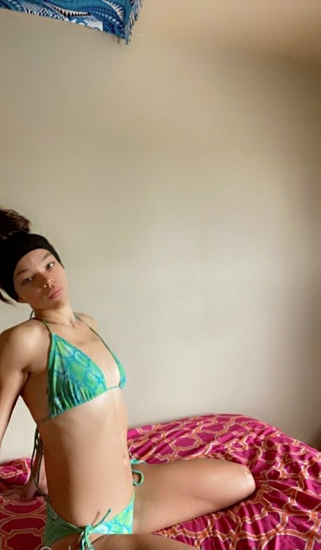 alauralopezz アートモデル 画像