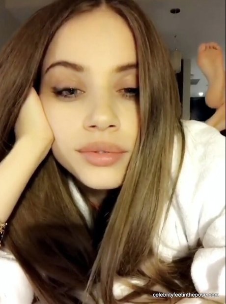 Xenia Tchoumi 素敵なスター 写真