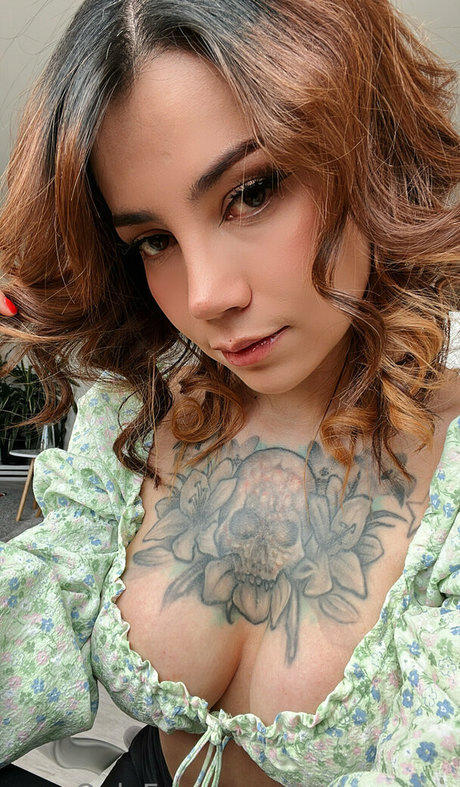 Jessyasuan エロティックなポルノスター 画像
