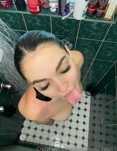 黒檀の巨乳オンリーファンズ 無料セクシー 写真