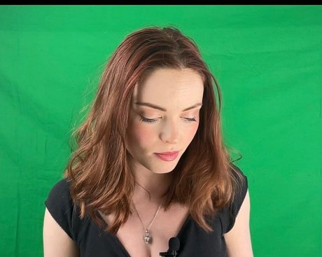 Ellie Littlechild ポルノスター ヌード 写真