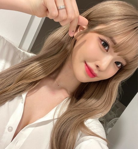 Se Yeon ポルノスター セクシー 写真