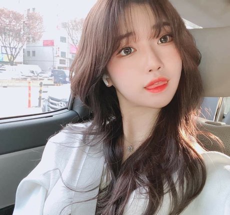 Se Yeon ポルノスター トップ 写真