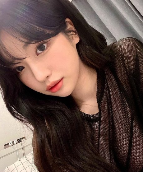 Se Yeon ヌードスター 写真