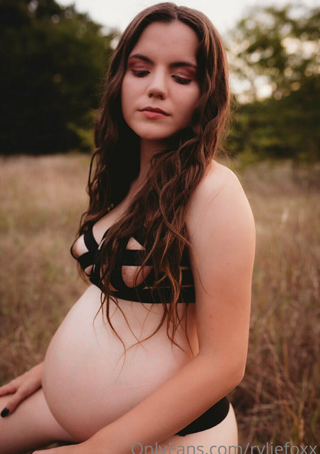 ryliefoxx エロティックなスター ギャラリー