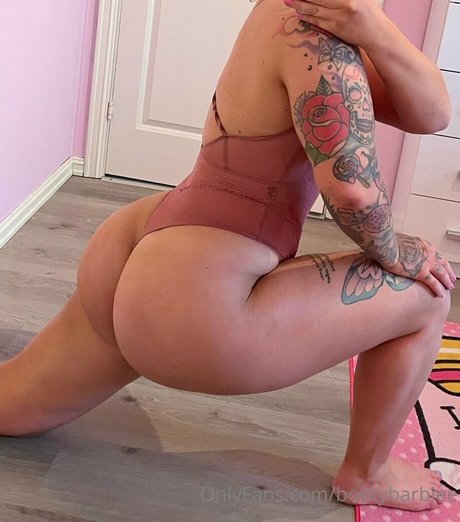 bootybarbiee ホットなポルノスター 画像