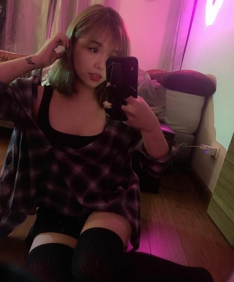 sadparu ポルノ女優 画像