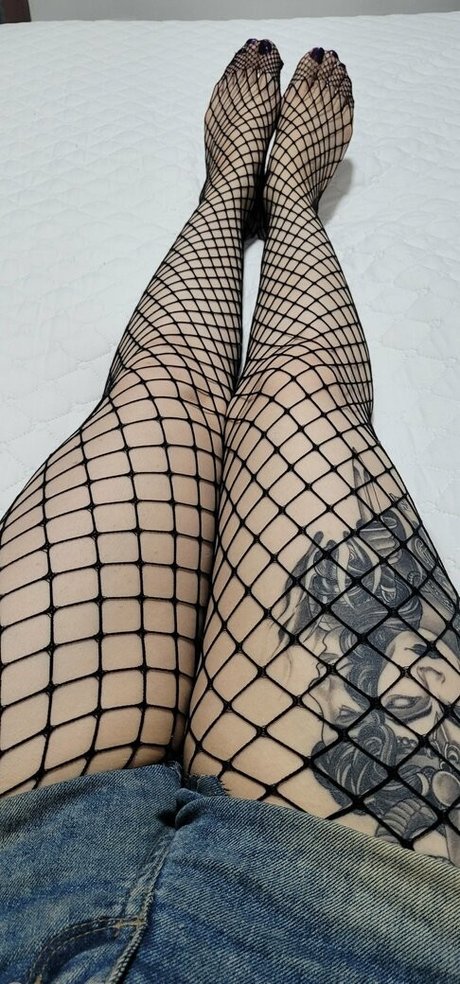 小柄な黒檀のオンリーファンズ セクシーヌード 画像