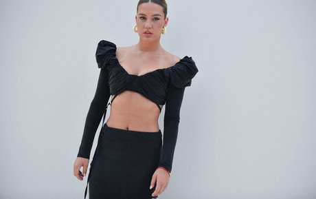 Adele Exarchopoulos スター ヌード 写真
