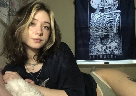 br4ttydeath ホットなポルノスター 写真