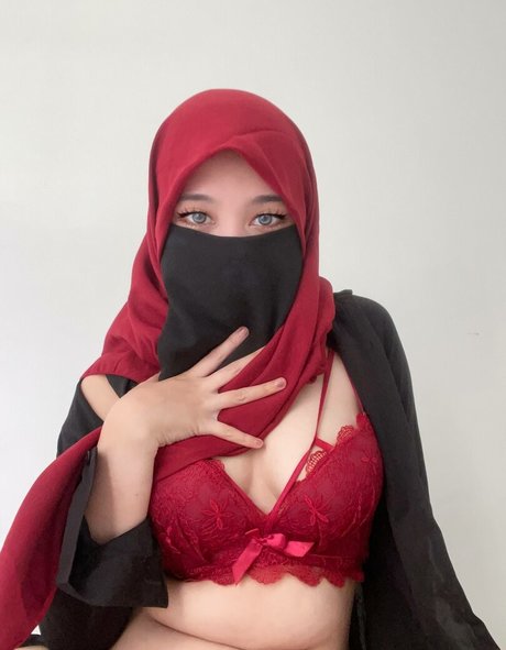 Hijab Camilla ヌードモデル 画像