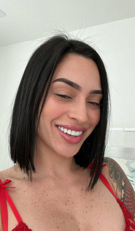 roselinllanes ヌードスター 写真