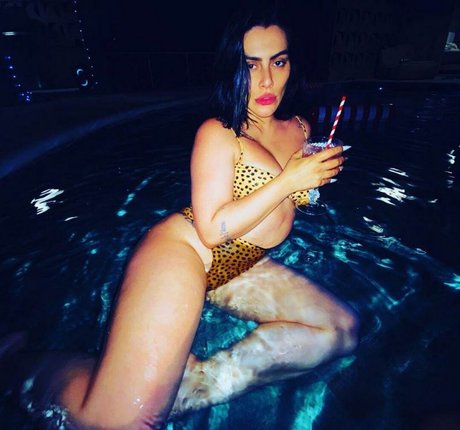 Cleo Pires エロティックなポルノスター 写真