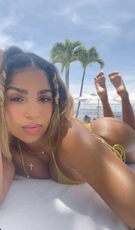 AyannaMarcelin ヌードモデル 写真