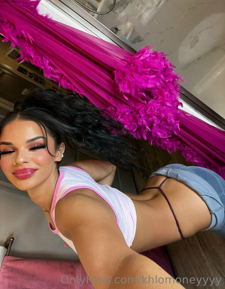 Chloe Swain 完璧なスター 写真