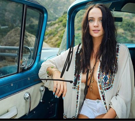 Stevie Lynn Jones トップスター アーカイブ