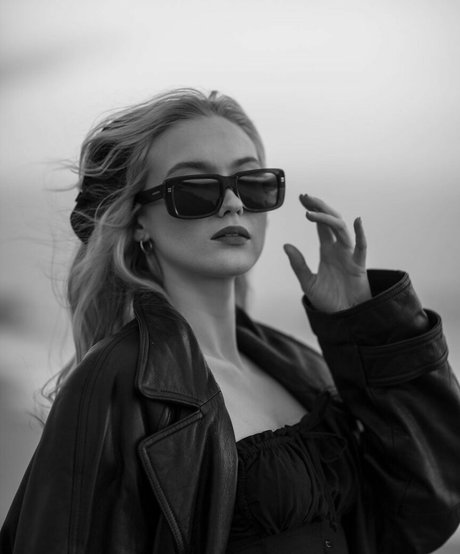 Chloe Rose Robertson 最高のポルノスター アーカイブ
