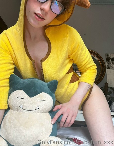 babybun xxx ホットなスター 写真