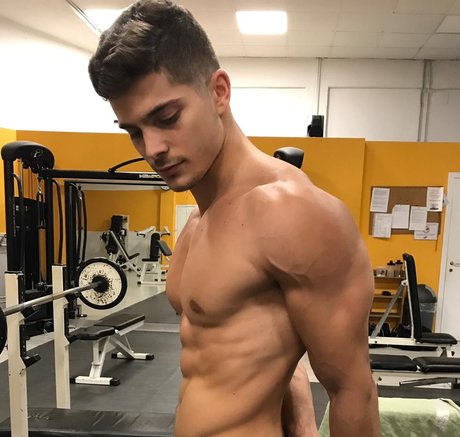 Lorenzo Polenghi セックス女優 ギャラリー