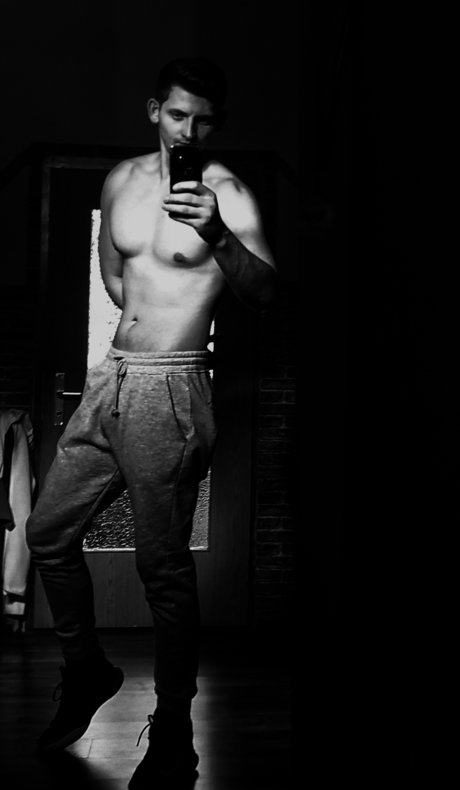 Josh0F ホットなモデル 写真
