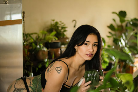 PlantMama 裸の女優 写真
