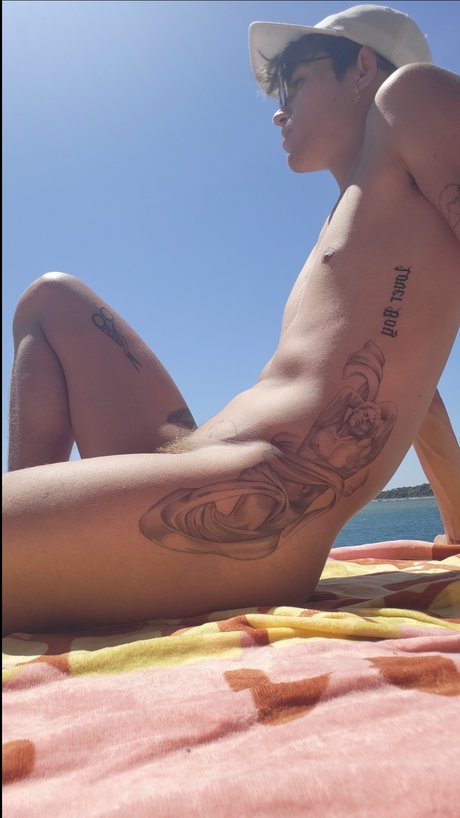 Tattooed Twink ポルノスター ギャラリー