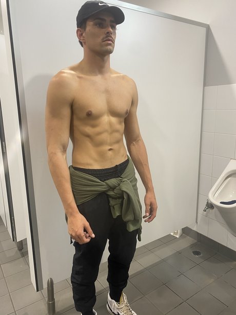 Matthew Quinn 裸モデル 写真