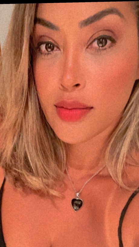 Lidya エロティックなスター 写真
