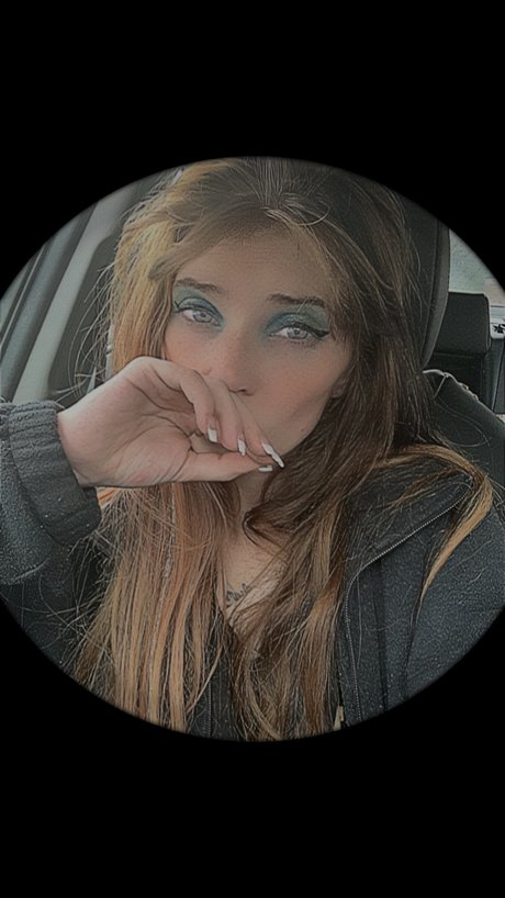 Violet Marks profile image