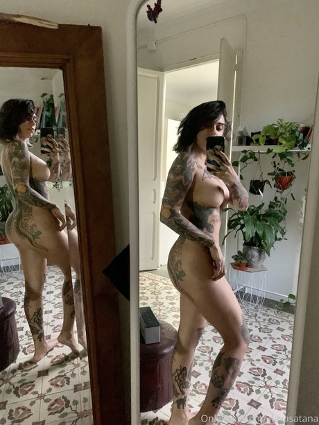 Slava Satana ポルノスター ホット 画像